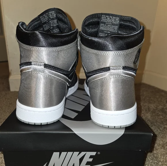 NIB Air Jordan 1 Retro High OG Satin Shadow - Picture 6 of 11